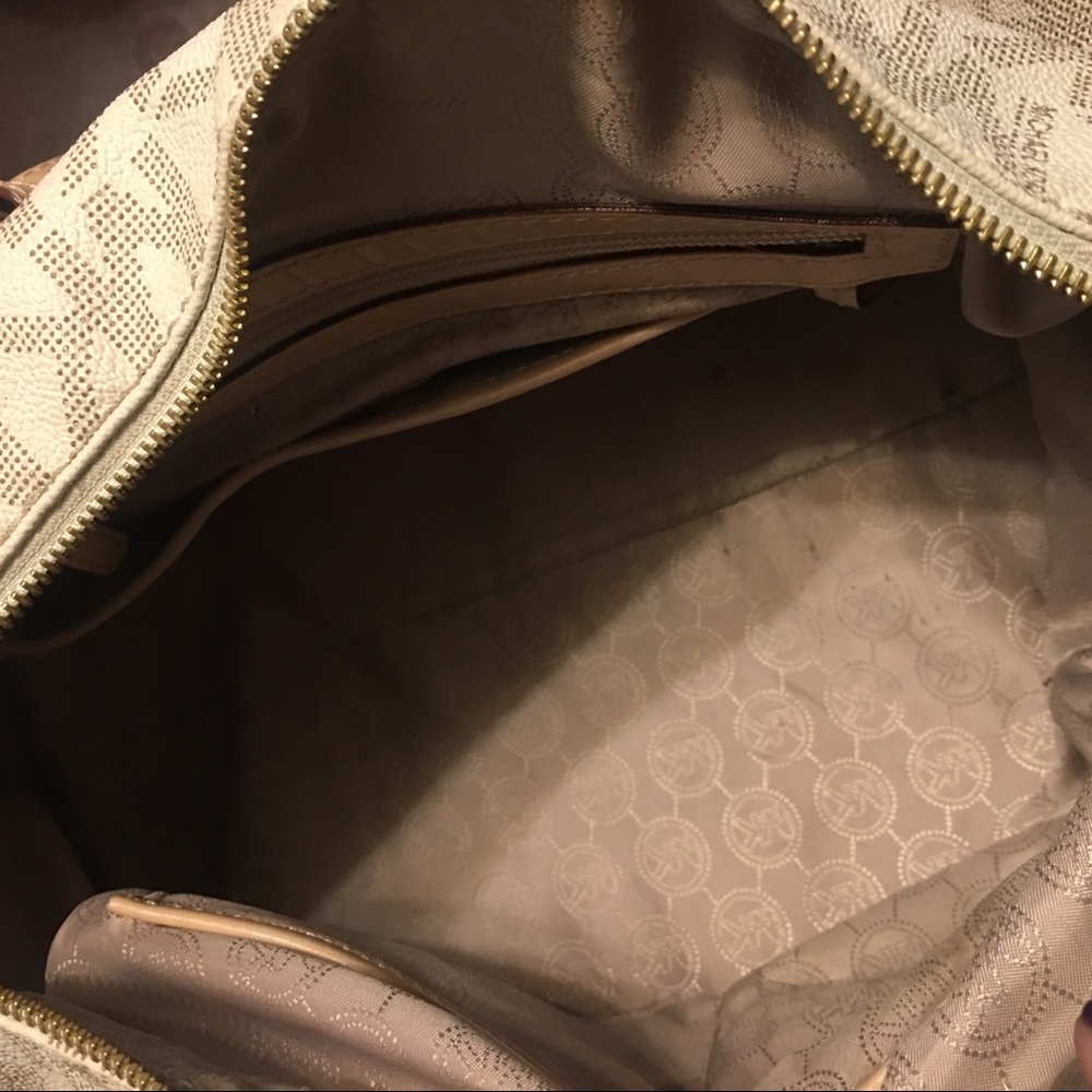 Michael Kors large vanilla Grayson purse - Picture 4 of 8